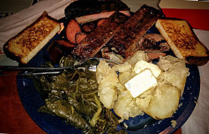 Crossroads Bbq And Grill food