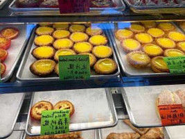 New Flushing Bakery food