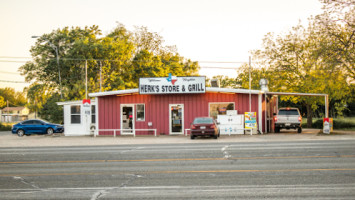 Herk's Store Grill outside