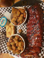 Pour N' Smoke Bbq Grill food