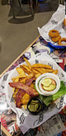 Fuddruckers food