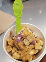 Menchie's Frozen Yogurt food