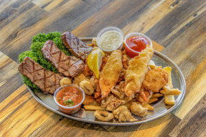 The Quarterdeck Seafood Grill food