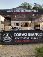 Corvo Bianco Pizza food