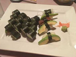 Sushi Inn food