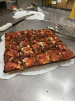 Guido's Premium Pizza Auburn Hills food