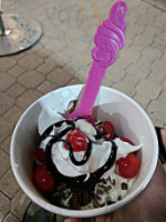 Menchie's Frozen Yogurt food