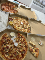 Toppers Pizza food