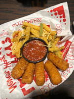 Red Robin Gourmet Burgers food