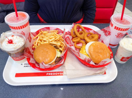 Freddy's Frozen Custard Steakburgers food