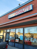 Kenny's Donuts outside