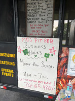 Mo's Pit Barbeque food