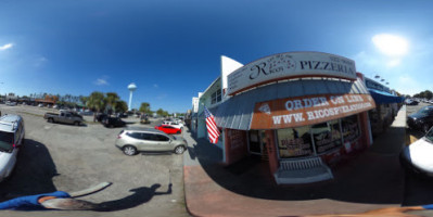 Rico's Pizza Gulfgate outside