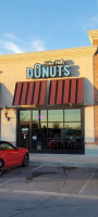 Tulsa Hills Donuts outside