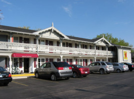 The Chalet Of Mequon outside