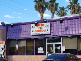 Tacos El Gordo outside