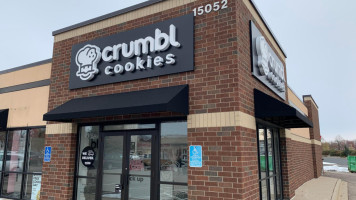 Crumbl Cookies Apple Valley food