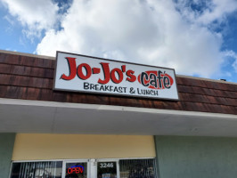 Jo Jo's Cafe outside