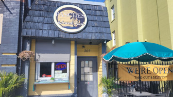 Pasche's Island Soul food