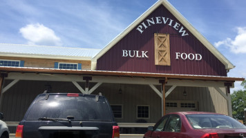 Pineview Bulk Food And Deli outside