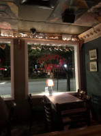 Guthrie's Tavern inside