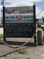 Salty's Clam Shack outside