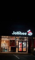 Jollibee outside