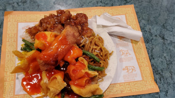 Four Seasons Chinese Buffet food