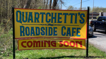Quartchetti’s Roadside Cafe outside