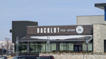 Backlot Pizza Kitchen outside