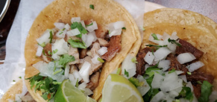 Taqueria Los Gallos 1 food