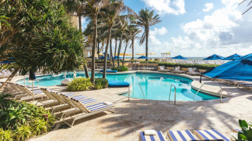 Breeze Ocean Kitchen – Eau Palm Beach Resort outside
