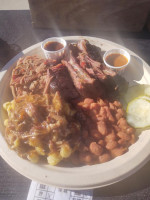 Rollin' Bones Bbq food