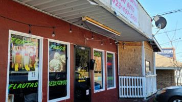 Tacos Y Tortas Don Beto outside