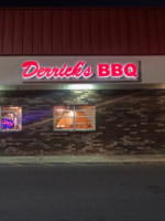 Derrick's Bbq food