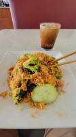 Pear's Thai Cuisine food