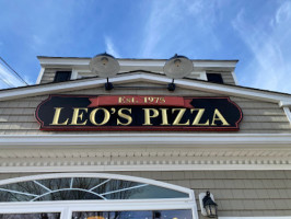 Leo's Pizza food