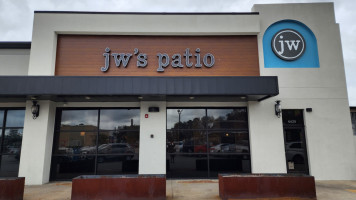 Jw's Patio outside