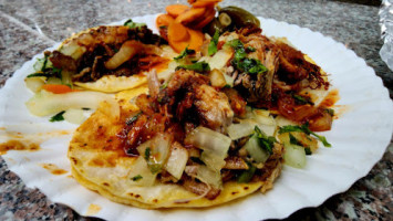 Tacos El Grullense inside