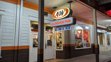 A&w Old Town inside