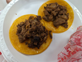 Tacos Los Guichos food