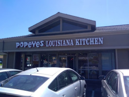 Popeyes Louisiana Kitchen outside