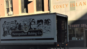 Metropolitan Baking Company outside