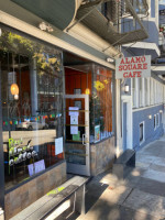 Alamo Square Cafe outside