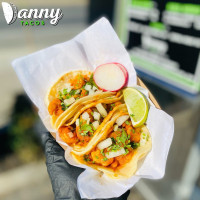 Dannys Tacos food