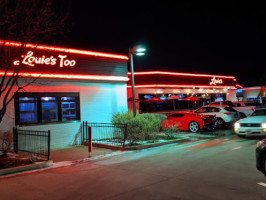 Louie's Grill outside