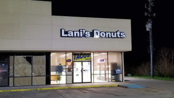 Lani's Donuts food