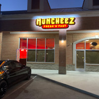 Muncheez Mexican American Food outside