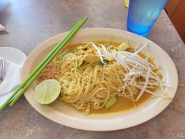 Lai Thai Kitchen food