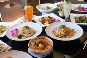 Amphawa Thai Noodle House food